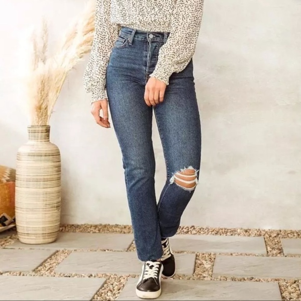 WOMEN’S LEVIS WEDGIE STRAIGHT JEANS - HIGH RISE MEDIUM DARK WASH SIZE 29